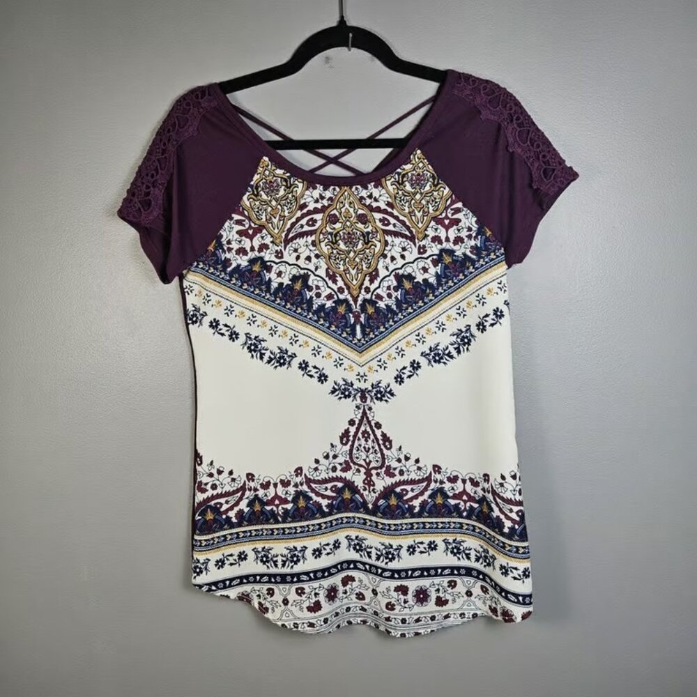 Women's Boho Print Top Size Small Short Sleeve Lace Shoulders Satin Front